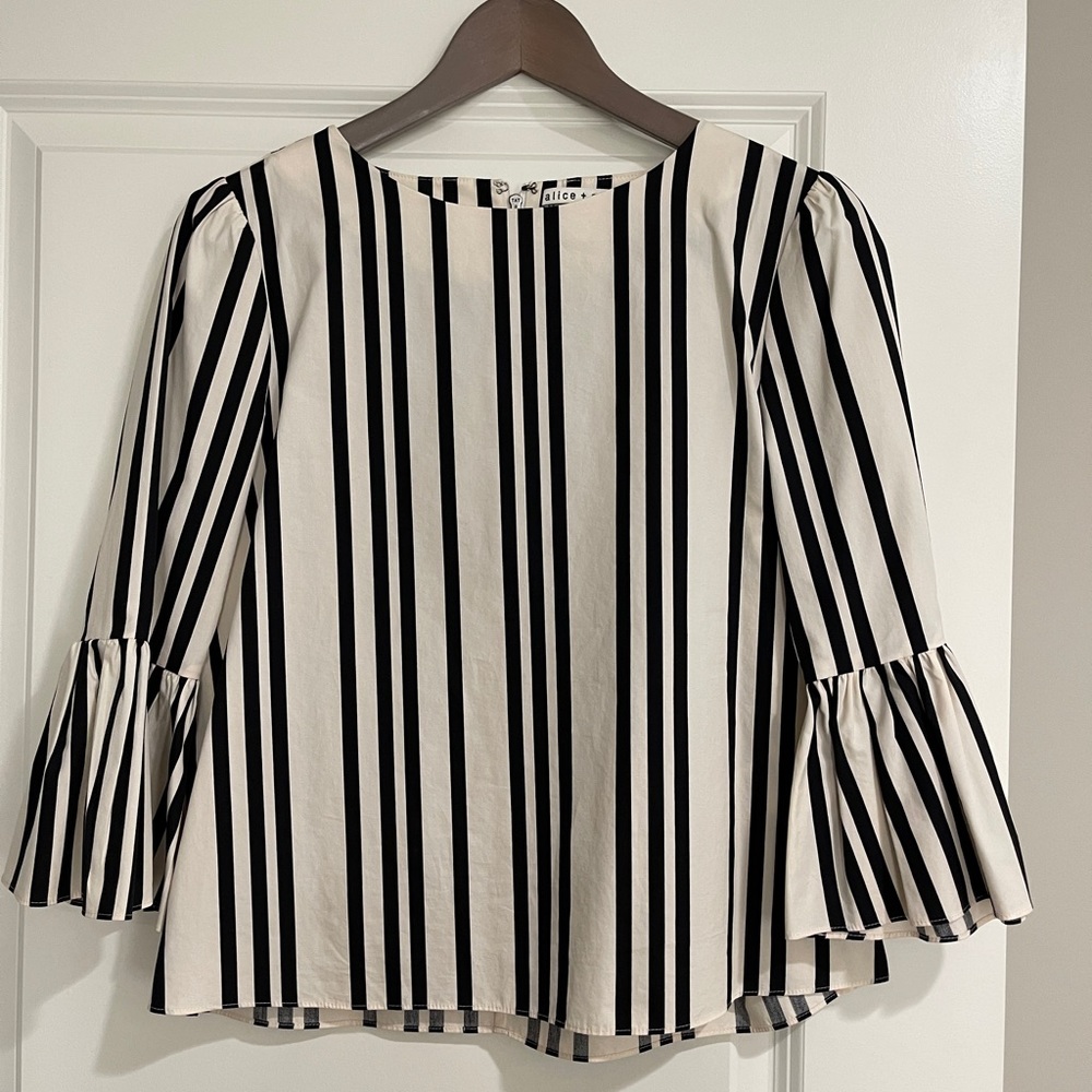 Alice + Olivia Black & White Structured Top w/ Flare Sleeves Women’s Size Small
